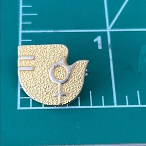 Vintage 1975 International Women’s Year Dove Pin Feminist Venus Brooch